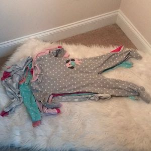 🎉🎉SOLD🎉🎉Toddler Girl 24 month sleepers for $7.